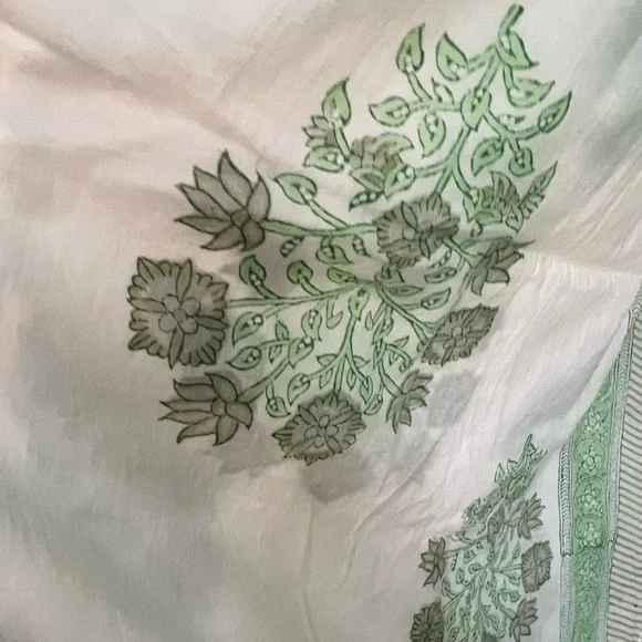 Julia Amory Celadon Pareo - Picture 5 of 12